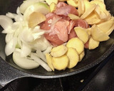 鶏肉とタマネギとサツマイモとニンニクと作り方1写真