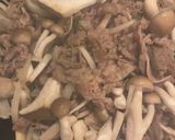 牛薄切り肉ときのこのピリ辛味噌炒め作り方5写真
