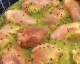 手羽元のキウイソース煮作り方1写真