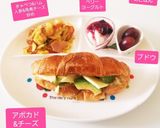 アボカド&チーズマヨクロワッサンサンド♡作り方4写真