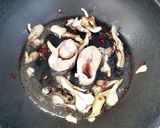 簡単♪さば缶と舞茸のピリ辛卵和え作り方2写真
