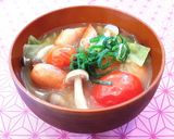 簡単♡ミニトマトとウインナーの味噌汁♡作り方2写真