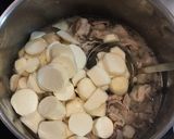 豚バラ肉と里芋の煎り酒煮作り方4写真