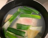 新玉ねぎと鶏むね肉の柚子胡椒サラダ作り方1写真