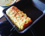 お弁当にも★カニかまとニラの玉子焼き作り方5写真