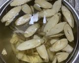 ごぼうとこんにゃくの甘辛生姜炒め作り方1写真