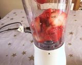 【いちご大量消費】いちごスムージー✩.*作り方2写真