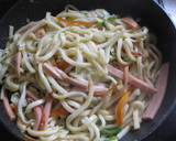 味付けはめんつゆ♡簡単 焼きうどん♡作り方6写真