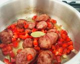 ソーセージとパプリカの白ワイン蒸し作り方3写真