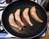 鮭のムニエル（きのこ＆ごまドレ風味）作り方2写真