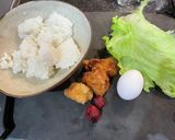 鳥唐揚げの梅レタスチャーハン作り方1写真