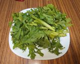 ヨウサマの減塩鯖と春菊のピーナッツ醤油作り方1写真