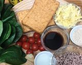 厚揚げと小松菜炒めトマト&そぼろ&チーズ作り方1写真