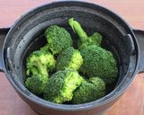 まるごとサバ缶とブロッコリーの洋風煮作り方3写真