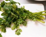 ワインに合う♪豚肉とパクチーの炒めもの作り方1写真