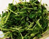 豆苗と塩昆布☆苦手克服！作り方3写真