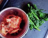 豚肉と菜の花のキムチ炒め作り方2写真