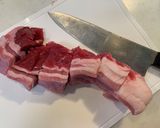 圧力鍋にお任せ　豚足と豚の角煮　黒酢入り作り方1写真