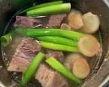 圧力鍋にお任せ　豚足と豚の角煮　黒酢入り作り方2写真