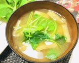 油揚げと豆腐と三つ葉のお味噌汁作り方4写真