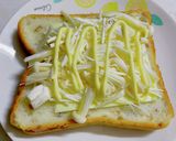 なんて素朴。。。エノキのチーズ　トースト作り方3写真