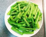 いんげんと豚ひき肉の炒めもの作り方1写真