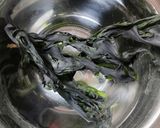 新わかめ(自家乾燥)、もやし、竹輪の炒め作り方1写真