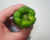 ピーマンと玉ねぎの焼鳥缶炒め作り方1写真