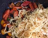 ジャンバラヤ風☆焼きそば目玉焼きのっけ作り方10写真