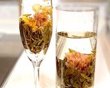 飲み終わった工芸茶を水中花で楽しむ作り方2写真
