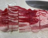 春菊と豚バラ肉のオイスターソース炒め作り方1写真