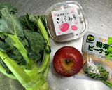 ブロッコリーとりんごの味噌ピーナッツ和え作り方1写真