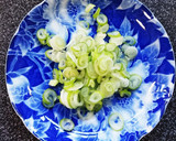 ◇簡単ランチ◇おかかネギが旨い！鮭缶丼作り方1写真