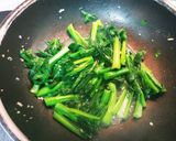 菜心(ちょいさむ)の香港風にんにく炒め作り方6写真
