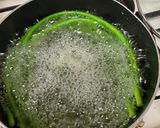 春菊と豚バラ肉のオイスターソース炒め作り方2写真