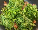 春菊と豚バラ肉のオイスターソース炒め作り方12写真