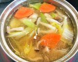 白菜とネギとしめじとにんじんのお味噌汁作り方2写真