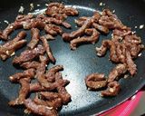 細切り牛レバーのステーキソース炒め。作り方2写真