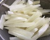 ヤーコンのバター醤油味　洋風キンピラ作り方1写真