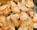 簡単美味しい！レタスと鶏むね肉のマヨ炒め作り方3写真