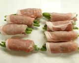 肉巻きいんげんのハリッサ炒め作り方1写真