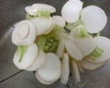 しみうま♪　かぶとカニかまの甘酢和え作り方1写真