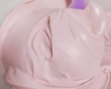 ピンク色のストロベリーホイップクリーム作り方3写真