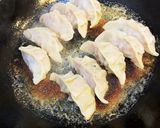 冷凍米粉餃子を鉄のフライパンで焼く作り方8写真