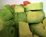 アボカドとプチトマトのバター醤油和え作り方1写真