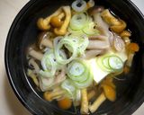 なめことしめじの優しいお吸い物作り方5写真