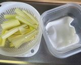 切って煮るだけ、セロリの葉のカレースープ作り方3写真