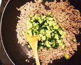レシピ本掲載★きゅうりと豚ひき肉のそぼろ作り方4写真