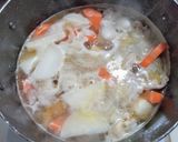 鳥もも肉に大根と人参と冷凍里芋の煮物作り方3写真