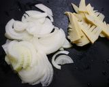 簡単！春のお味噌汁☆新玉葱と筍作り方1写真